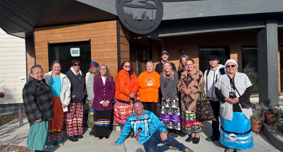 service-elder-service-01 The Elders’ Lodge (Omahkitapioyis)